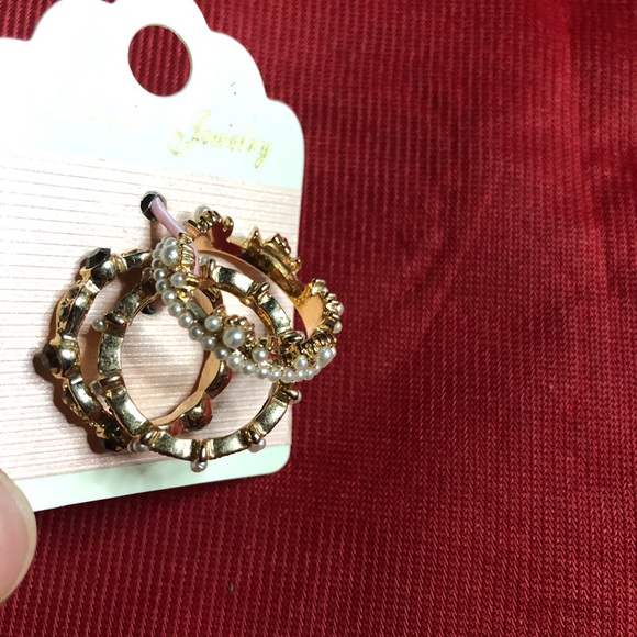 New ring - Picture 3 of 8